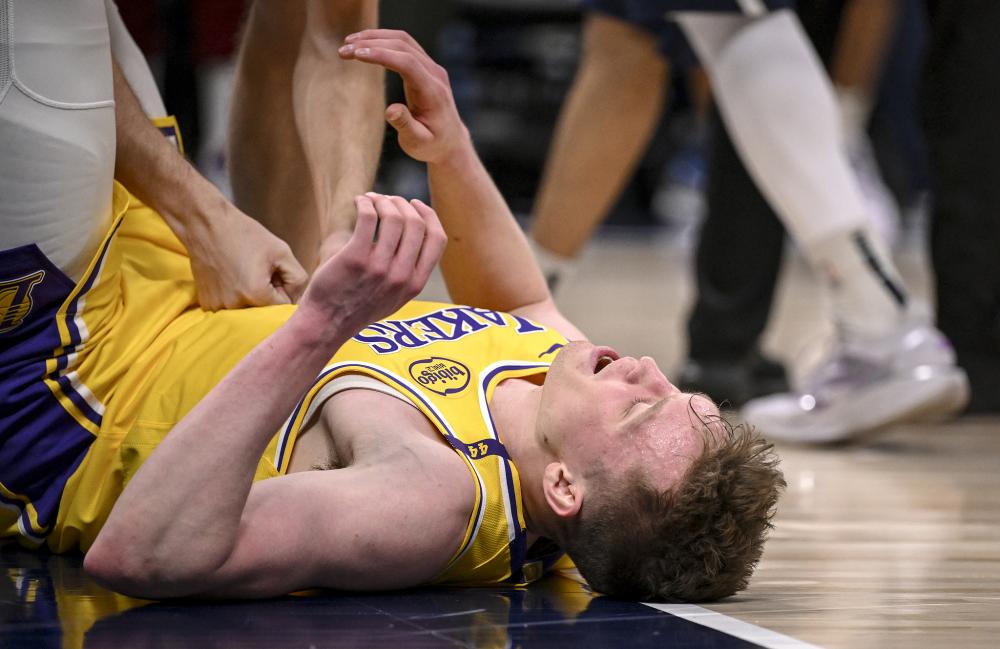 后防线的球 后防线的球